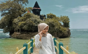 rekomendasi-tempat-wisata-malang-pantai-balekambang-686x420