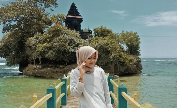rekomendasi-tempat-wisata-malang-pantai-balekambang-686x420